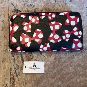 Disney Parks Minnie Bow Wallet- Brand new with tags